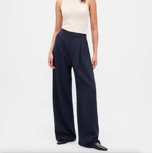 Wide-Leg High-Rise Pants in Navy